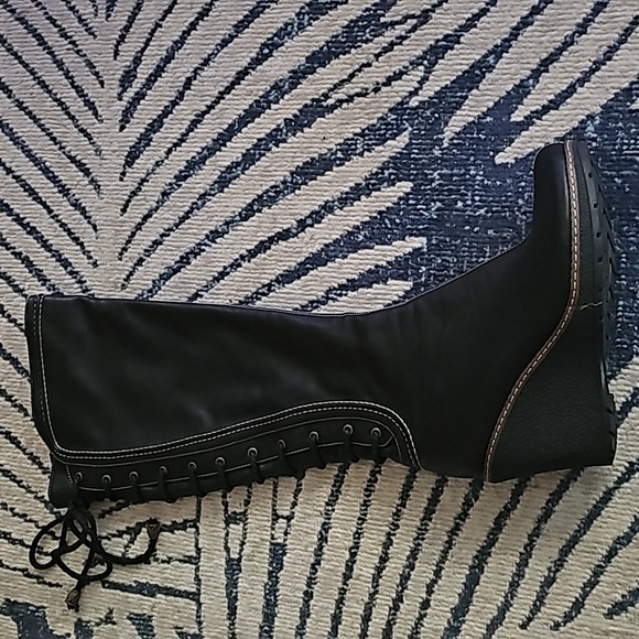 New Wedge back lace up boots - Picture 4 of 5
